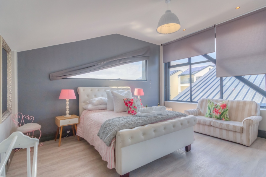 To Let 2 Bedroom Property for Rent in Paardevlei Western Cape